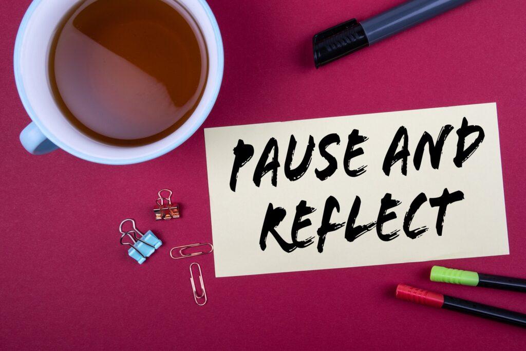 Karte mit Pause-Botschaft und Tee | Weidepanel